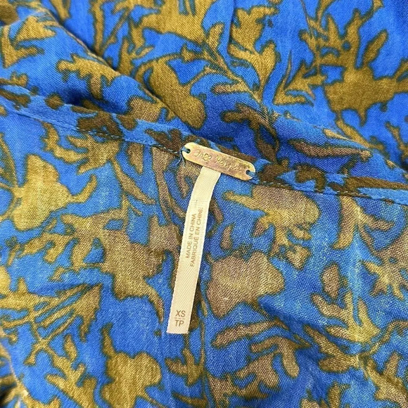 Free People Snap Out Of It Romper Playsuit Shorts Blue Paisley Floral Size XS - Picture 6 of 7